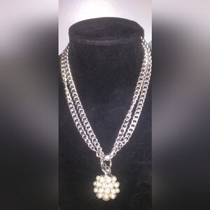 Elegant Silver Necklace with Pearl Pendant